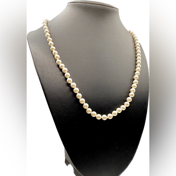 Authentic New Gorgeous Genuine String of Mallorca Pearl Necklace from Spain - Picture 1 of 11
